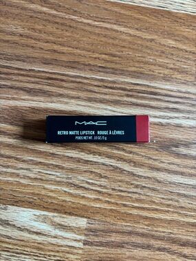 MAC Red Lipstick - Ruby Woo